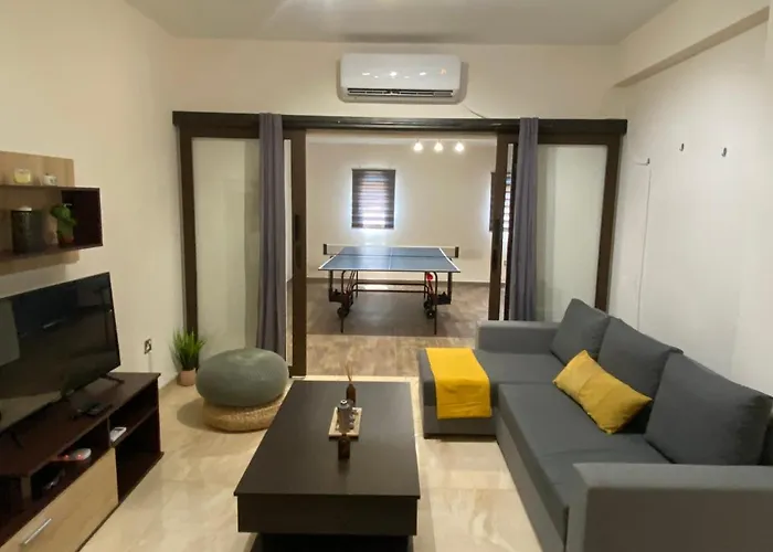 Philip Spacious Apartment