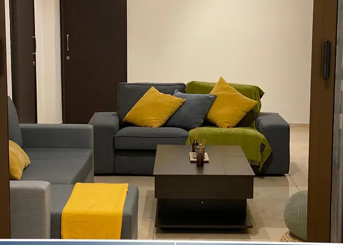 Philip Spacious Apartment