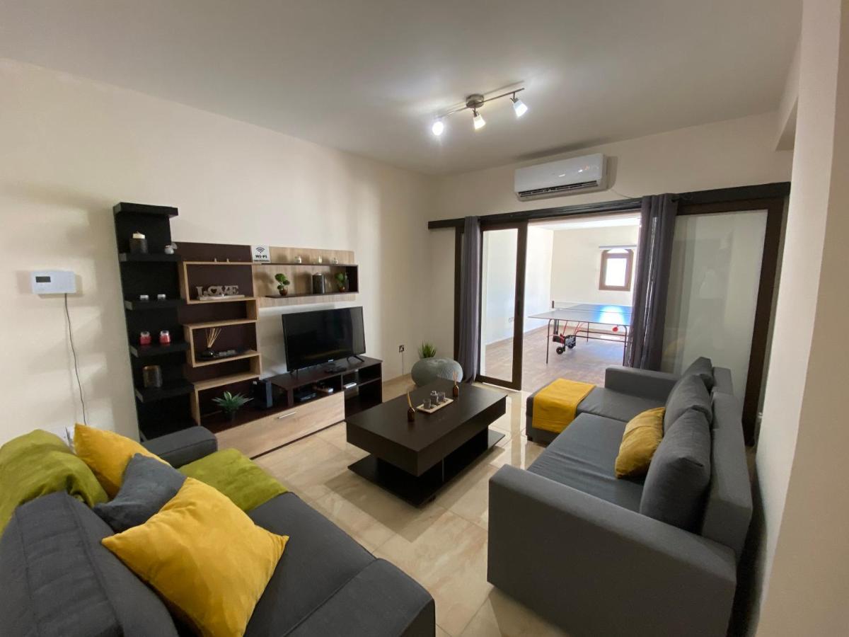 Philip Spacious Apartment